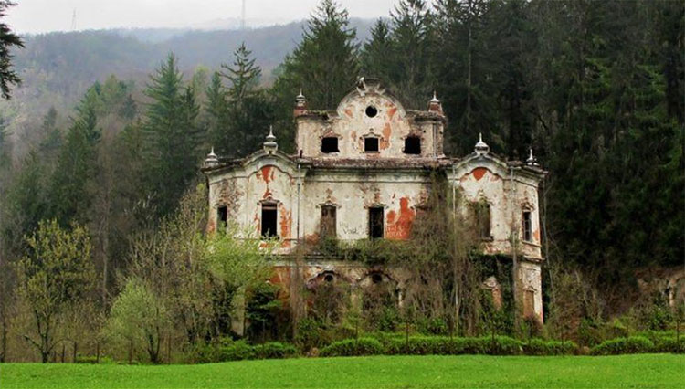 Bí ẩn câu chuyện đằng sau căn nhà hoang đáng sợ nhất nước Ý