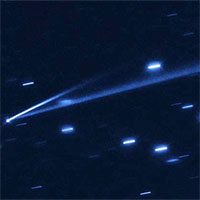 Hubble ghi lại khoảnh khắc cực hiếm tiểu hành tinh tự phân rã