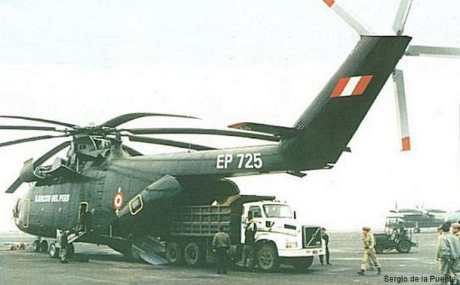 Khám phá trực thăng khổng lồ Mi-26 của Nga: Đã từng chở hóa thạch voi ma mút và máy bay chở khách cỡ nhỏ