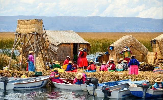Hòn đảo dệt bằng cỏ trôi nổi trên biển suốt 1000 năm