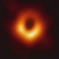 Lần đầu chụp được ảnh hố đen to hơn Trái đất ba triệu lần