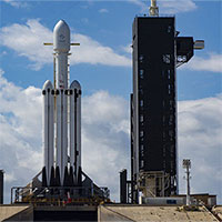 SpaceX hoãn phóng vệ tinh bằng tên lửa mạnh nhất thế giới