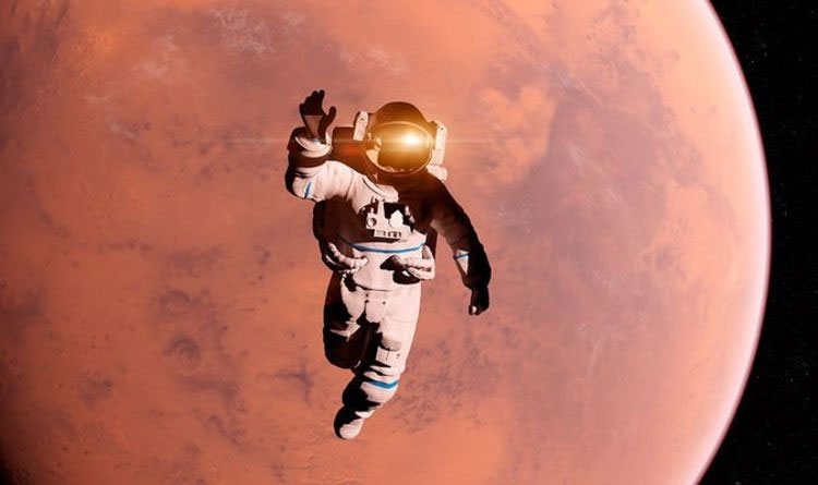 Hướng tới sao Hỏa, phi hành gia NASA sẽ đeo kính bơi vào vũ trụ?
