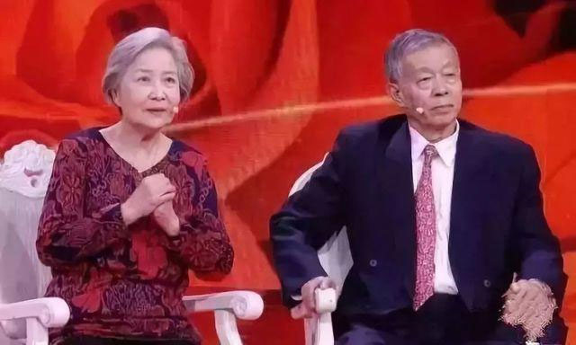 Từng cắt dạ dày, bị lao phổi, vợ chồng bác sĩ sống khỏe tới 80 tuổi nhờ 2 thứ này