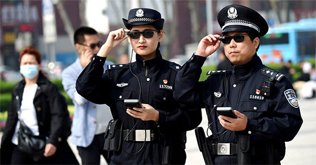 Cảnh sát Trung Quốc trấn áp tội phạm bằng kính AR tích hợp AI