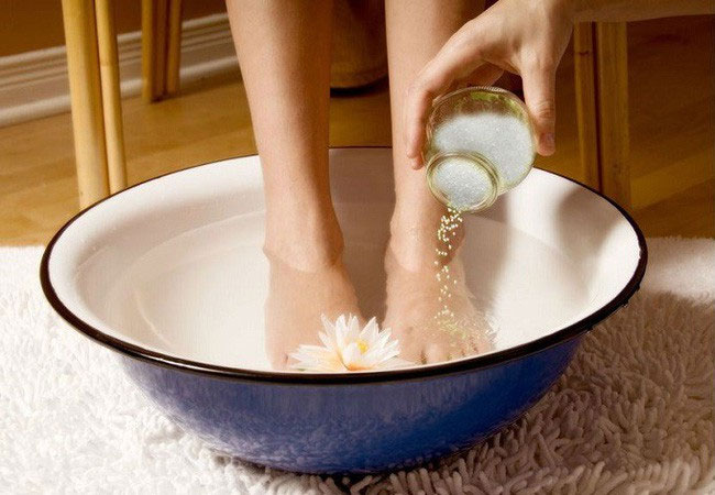 Chỉ cần dành ra 5 phút làm 1 trong các việc này bạn sẽ hết đau lưng rất nhanh