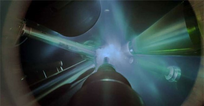 Các nhà khoa học tạo ra một dạng băng kì lạ… “nóng” hàng nghìn độ C