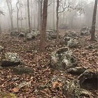Bí ẩn những chiếc chum đá nghìn năm chứa hài cốt người chết ở Lào