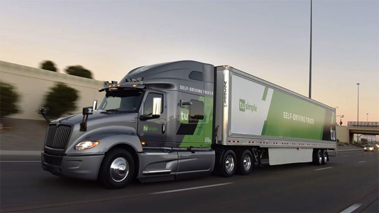 Thử nghiệm xe tải tự lái chuyển phát bưu kiện trên lộ trình hơn 1.600km