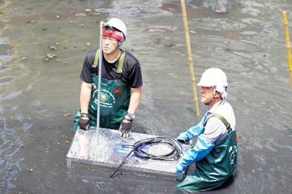 Nước sông Tô Lịch 