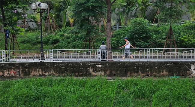 Sau 20 ngày chuyên gia Nhật thí nghiệm, nước sông Tô Lịch ra sao?