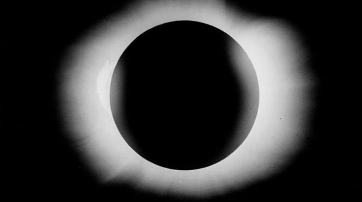 100 năm trước, nhật thực đã biến Einstein thành ngôi sao