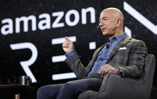 Jeff Bezos: Tôi muốn cứu nhân loại bằng cách lên Mặt Trăng