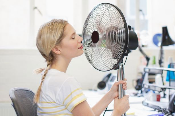 Mùa hè đến thật rồi, bây giờ đặt quạt ở đâu thì phòng sẽ mát nhất?