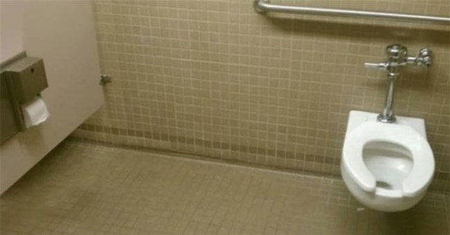 Thiết kế siêu thảm họa của 10 WC này khiến bạn tự nhủ "thà nhịn còn hơn"