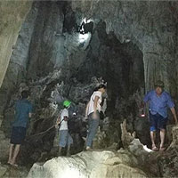 Phát hiện hang động thạch nhũ tuyệt đẹp, có hình thù kỳ lạ ở Quảng Trị