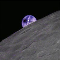 Ảnh chụp Trái đất khi xảy ra nhật thực nhìn từ Mặt trăng