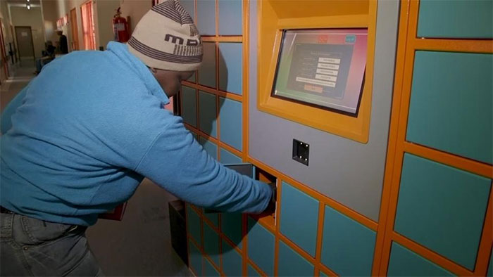 Bệnh nhân chế máy bán thuốc giành giải thưởng 25.000 USD