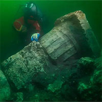 Phát hiện tàn tích đền và tàu chứa kho báu chìm dưới biển