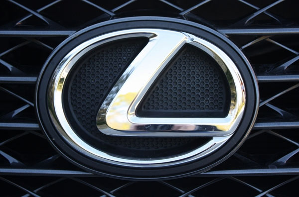 Logo xe Lexus