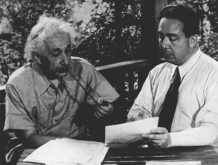 Điều hối hận nhất của Einstein