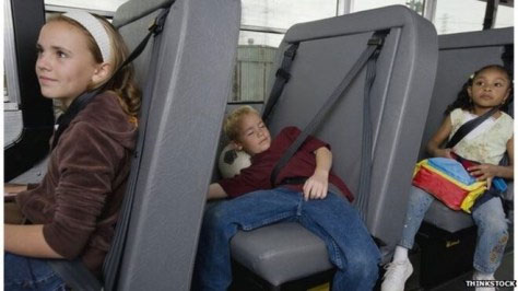 Đây là cách các nước trên thế giới phát hiện học sinh ngủ quên trên xe bus