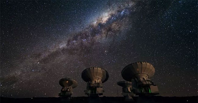 Tìm ra thế giới vĩ đại của những thiên hà "bóng ma"