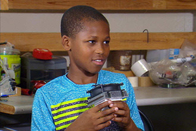 Cậu bé 11 tuổi sáng chế ra thiết bị phát hiện trẻ em bị bỏ quên trong xe