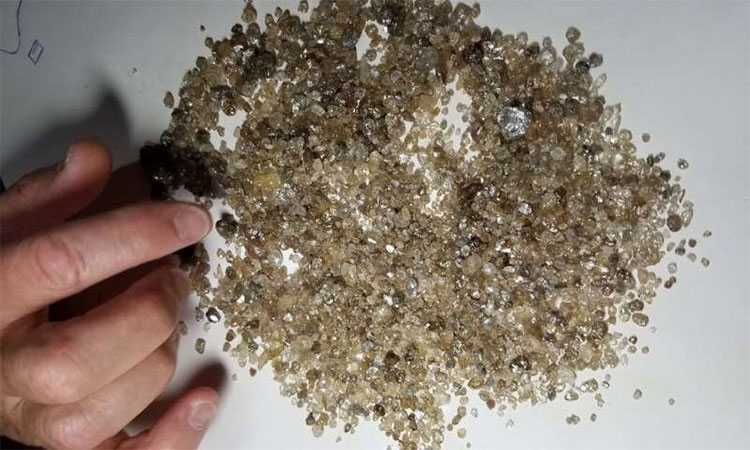 Phát hiện kho kim cương cổ đại gần lõi Trái Đất