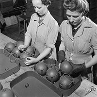 Kỳ dị lựu đạn như "keo dính chuột" trong Chiến tranh Thế giới thứ 2