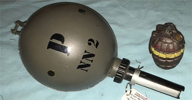 Kỳ dị lựu đạn như "keo dính chuột" trong Chiến tranh Thế giới thứ 2