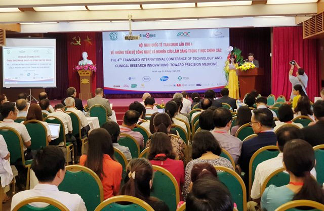 Bệnh nhân ung thư hạch Hodgkin đầu tiên được điều trị miễn dịch thành công, sống khỏe mạnh
