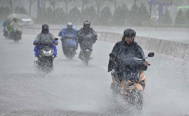 Áp thấp nhiệt đới có thể vào biển Đông trong 2 ngày tới