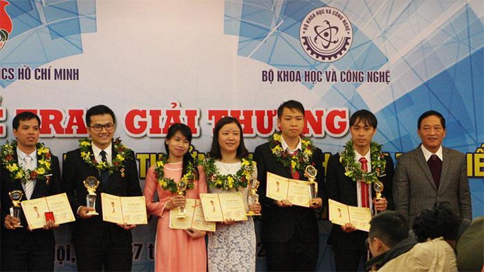 Tuyến trùng có vai trò đặc biệt gì mà nữ tiến sĩ Việt dành cả thập kỉ để giải mã?