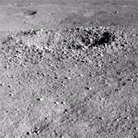 Robot tự hành của Trung Quốc phát hiện khoáng chất lạ trên Mặt Trăng