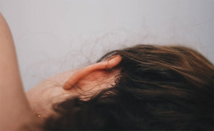 Mắc hội chứng hiếm gặp, cô gái nghe được tiếng máu chảy trong huyết quản