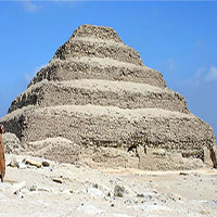 “Mê cung đường hầm” bí ẩn gần Kim tự tháp bậc thang nổi tiếng