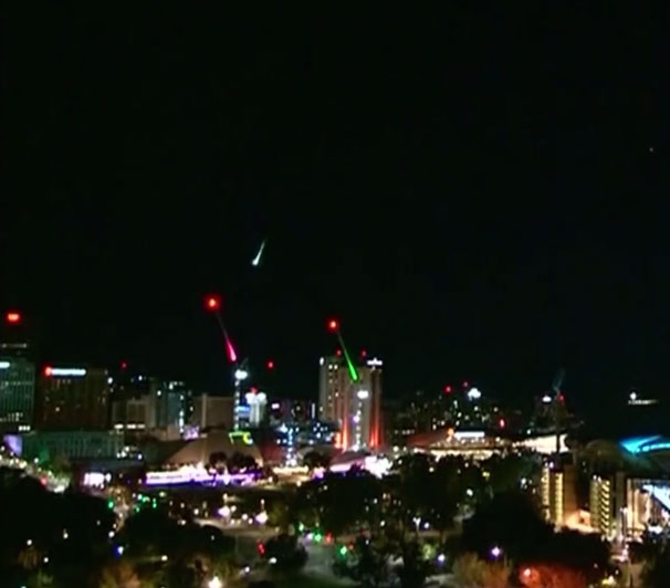 Mỗi năm có hàng tỉ thiên thạch lớn nhỏ rơi xuống Trái Đất được các nhà khoa học thống kê, ghi lại. 