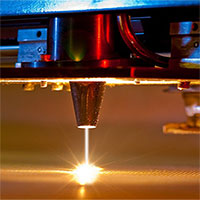 Bằng tia laser siêu nhanh, thuỷ tinh đã có thể hàn dính vào nhôm, thép hay titanium!