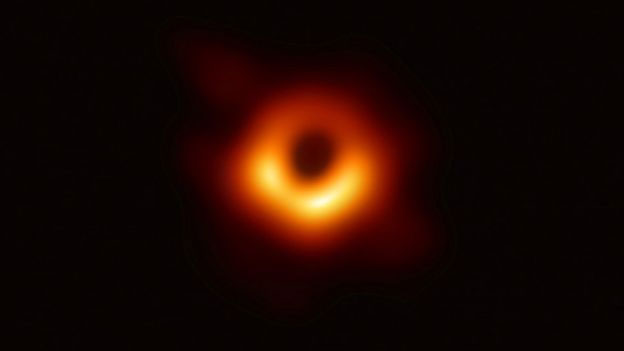 NASA công bố hình ảnh mô phỏng sắc nét chưa từng thấy về hố đen