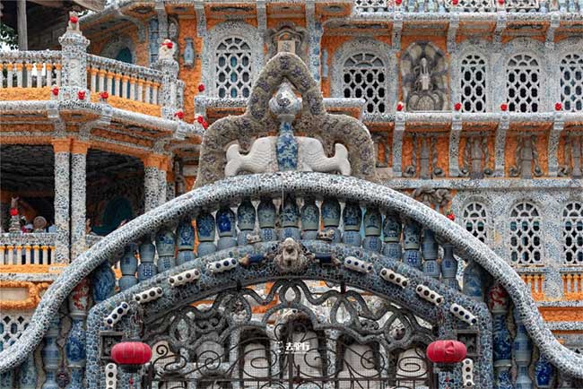 Ngôi nhà này được coi là một bảo tàng gốm sứ cao cấp bậc nhất ở Thiên Tân.