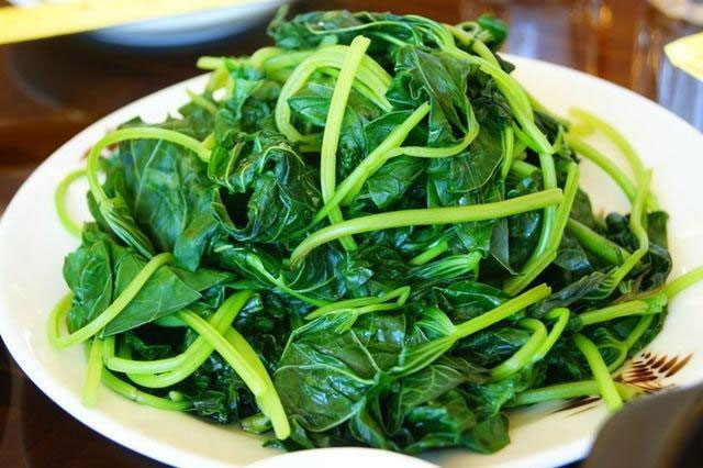Rau chân vịt kết hợp với thực phẩm này thành thuốc bổ quý giá mà chẳng tốn tiền triệu