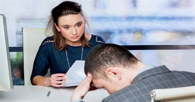 Vì sao nhìn vào mắt nhau khi trò chuyện sao lại khó đến thế?