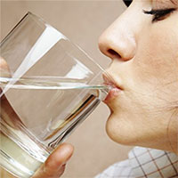 Những sai lầm khi dùng nước đun sôi để nguội biến nó từ tốt trở thành “ổ bệnh”