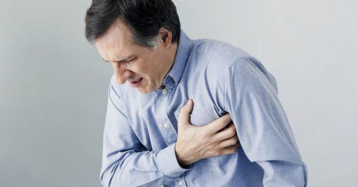 Tức ngực khó thở buồn nôn, nguyên nhân do đâu?