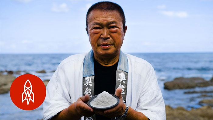 Khám phá kỹ thuật độc đáo làm muối Agehama