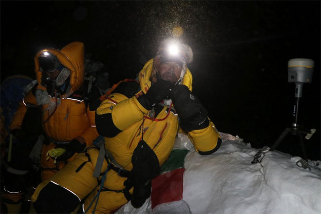Nepal đo lại độ cao của Everest, thách thức con số 170 năm qua