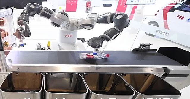 Trung Quốc ra mắt robot phân loại rác