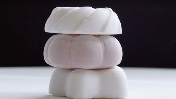 Món ăn tráng miệng nhẹ nhất thế giới với 96% không khí, phần còn lại chỉ nặng 1 gram