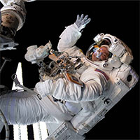 Bác sĩ đặc biệt trên Trạm vũ trụ quốc tế ISS